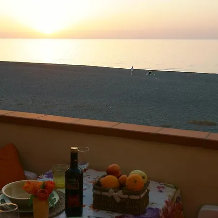 Appartement Terrazza Sul Mare à Terme Vigliatore Extérieur photo